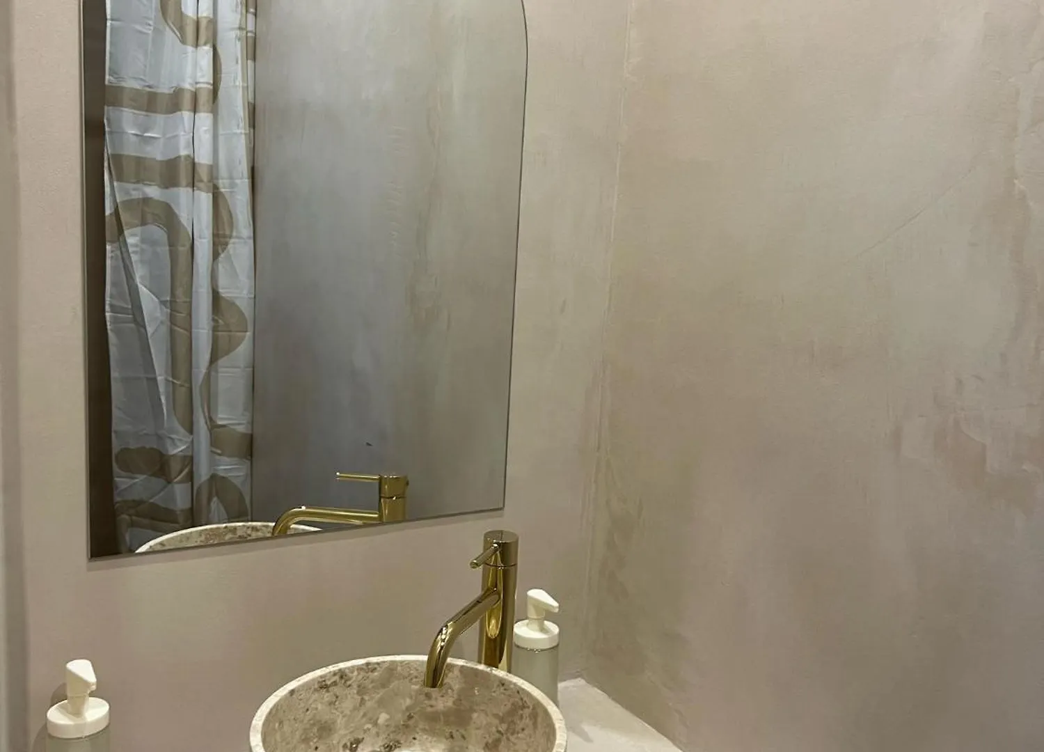 2 Elegants Appartements Au Coeur Du Marais باريس 0*,  فرنسا