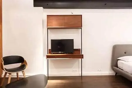 2 Elegants Appartements Au Coeur Du Marais パリ